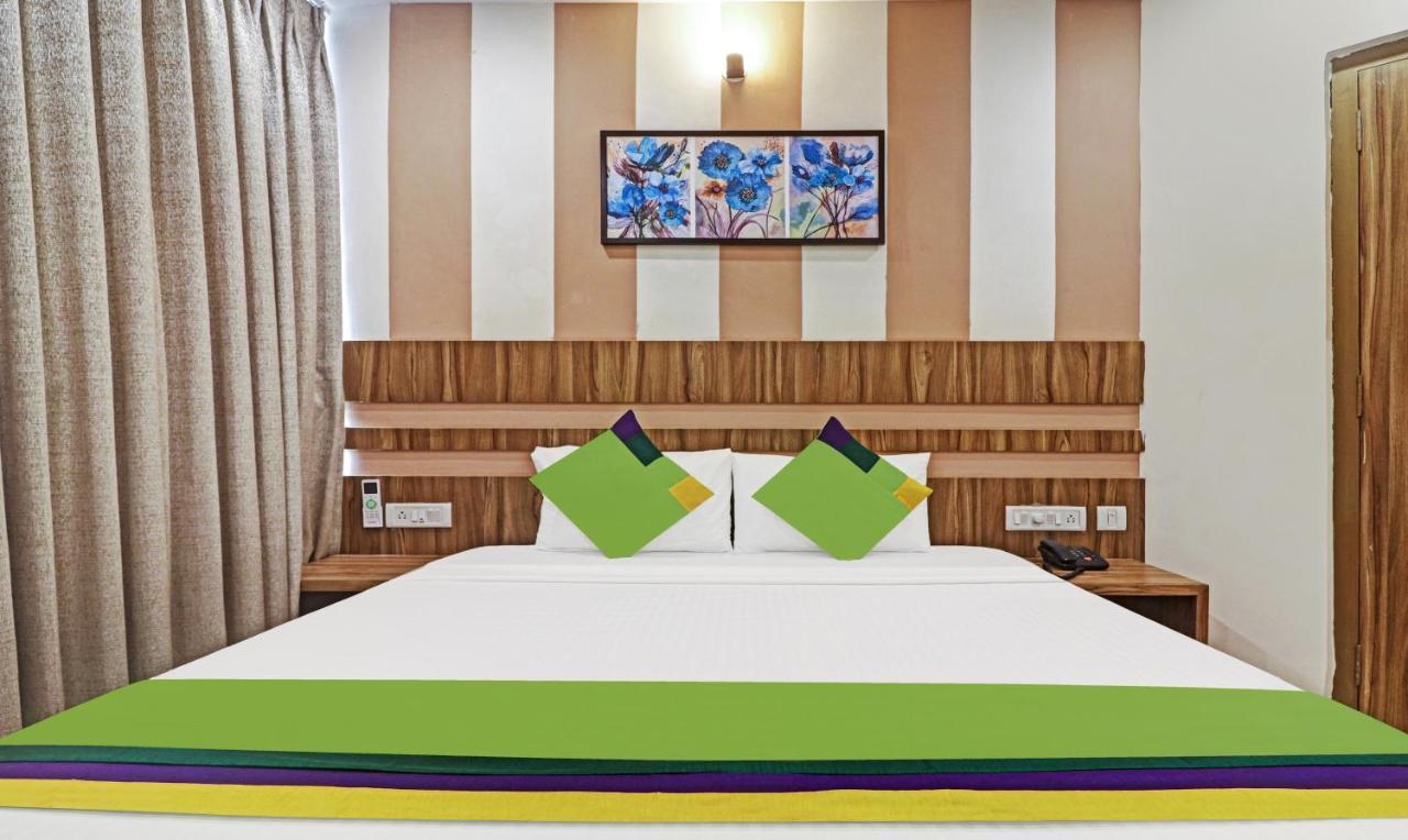 Treebo Arastu Grand Hotell Hyderabad Eksteriør bilde